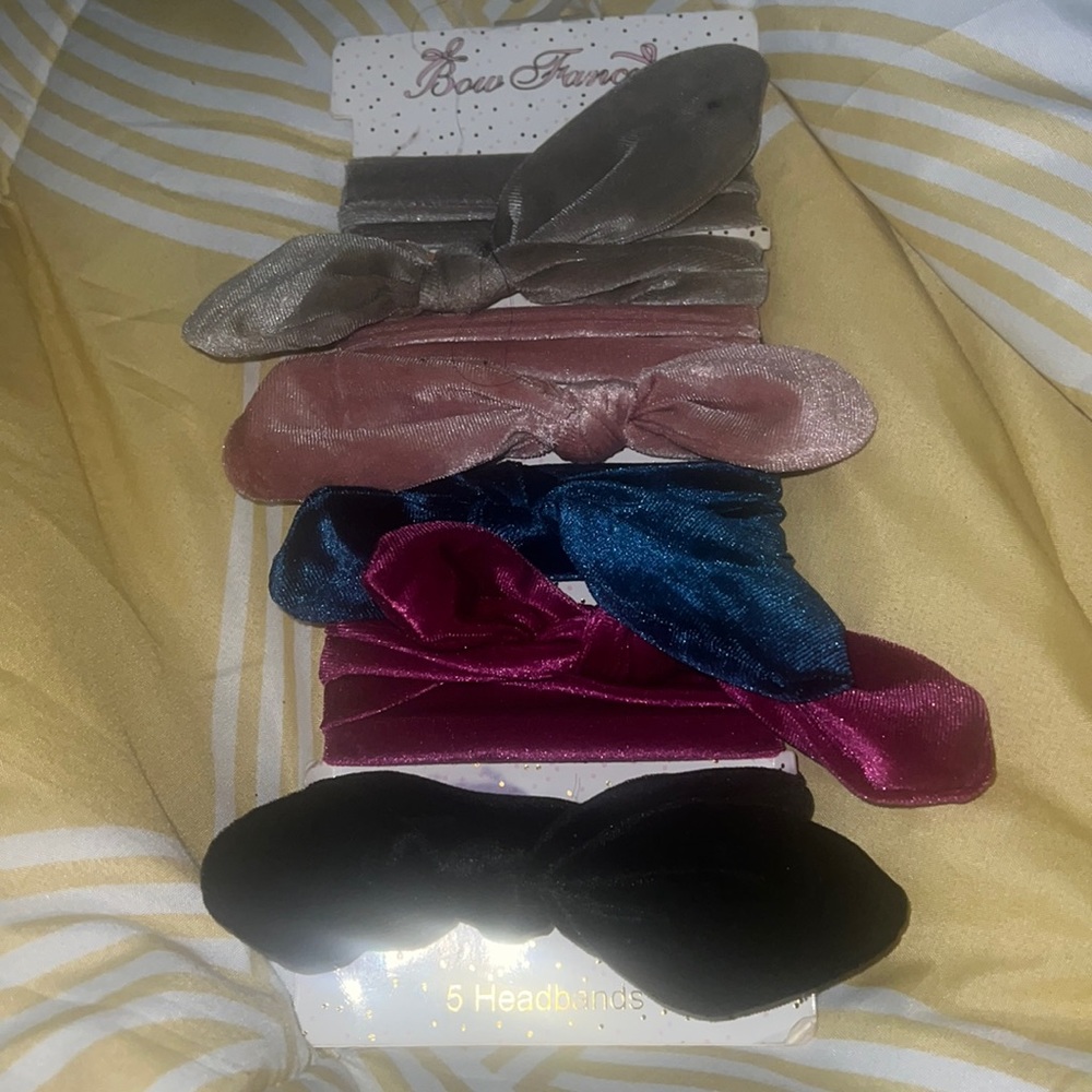 Velvet hair bows